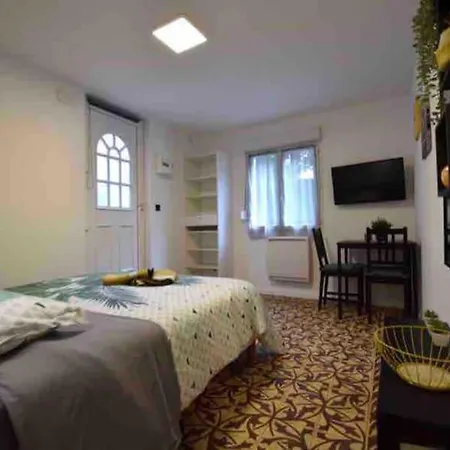 Dans Maison Individuelle Apartment